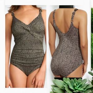 Fantasie Madagascar Underwire One piece  Swimsuit twist front slimming US 40E